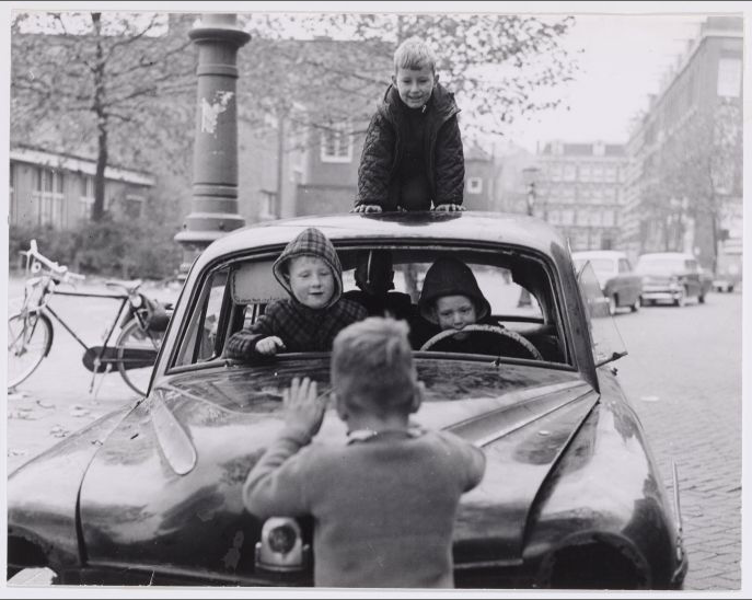 spelen in auto Amsterdam jaren '50